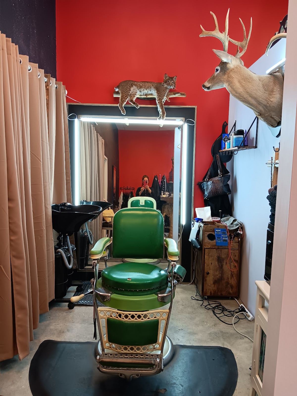 Mary's Men's Barbershop