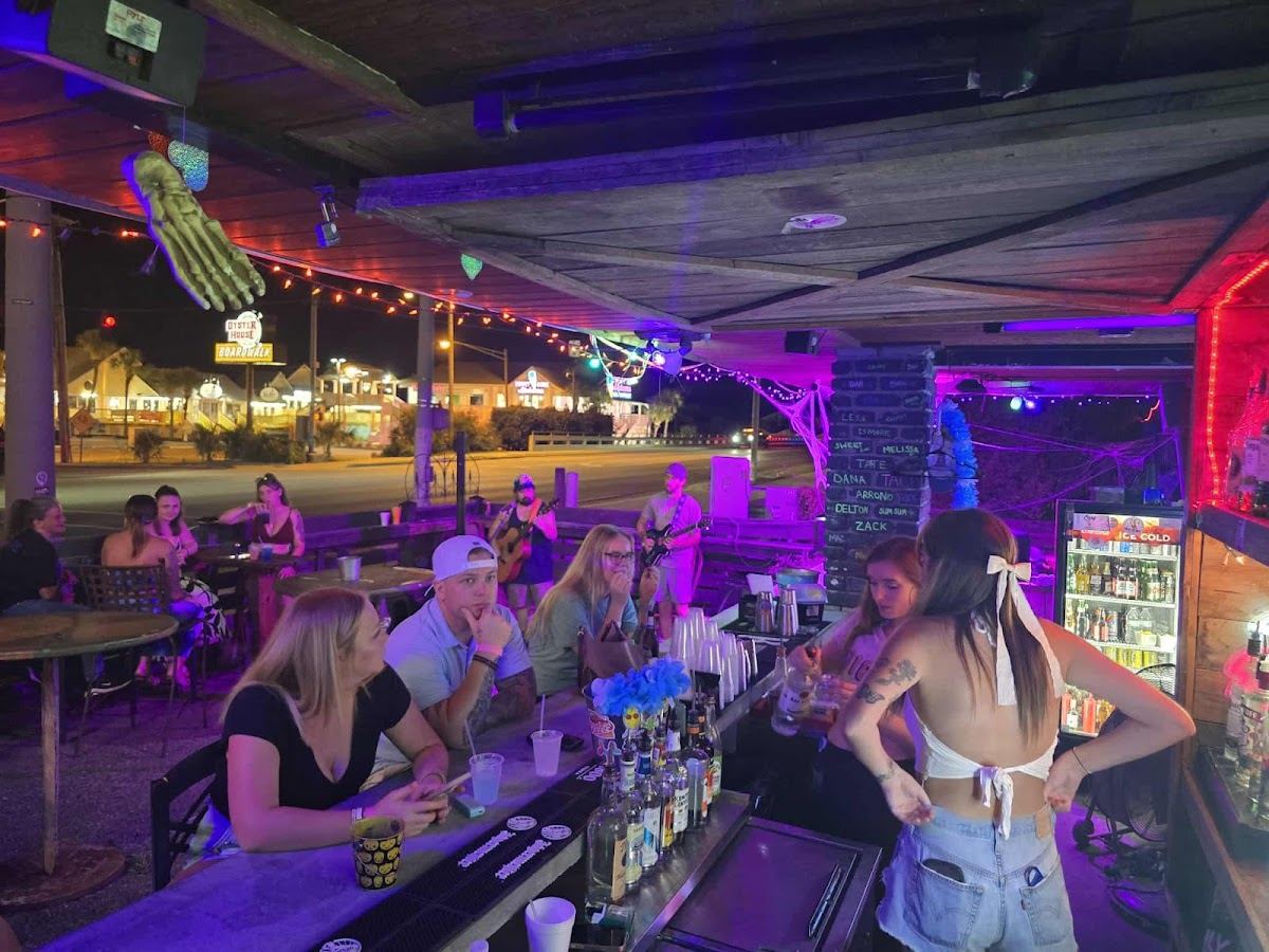 Mudbugs Dive Bar