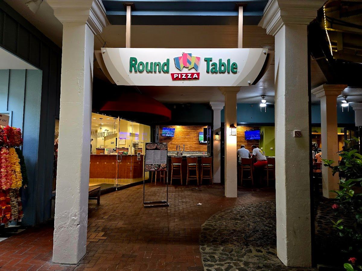 Round Table Pizza - Hilton Hawaiian Village