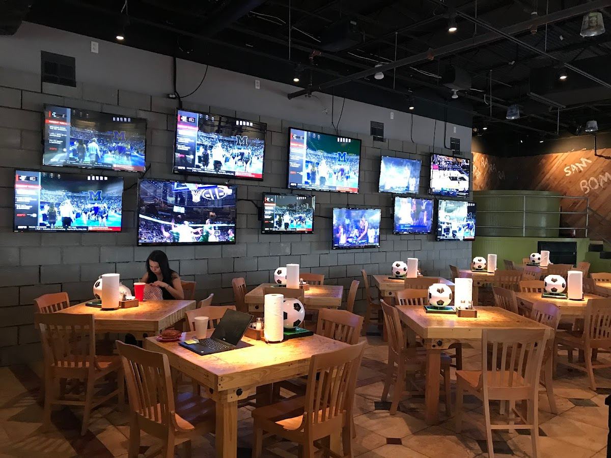 Ojos Locos Sports Cantina - East Houston