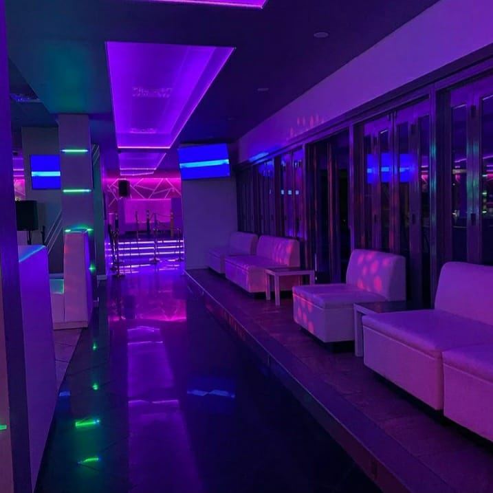 Perfect 10 Houston p10 at Avenida 58