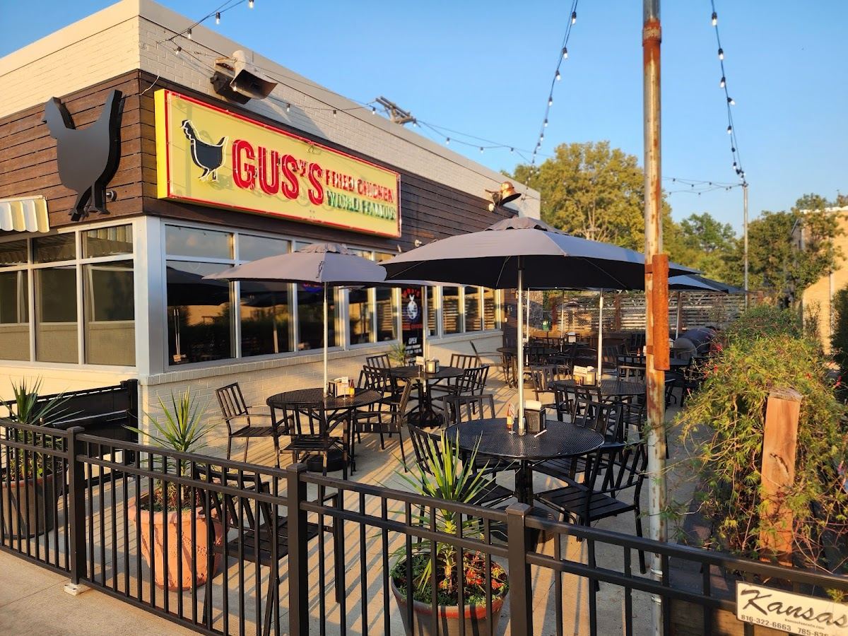 Gus's World Famous Fried Chicken