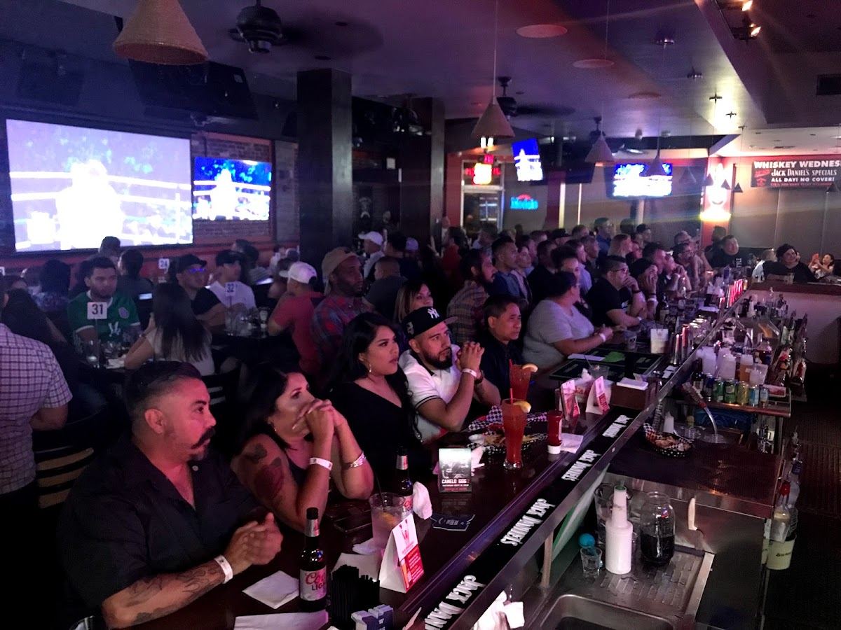 28 WEST SPORTS BAR