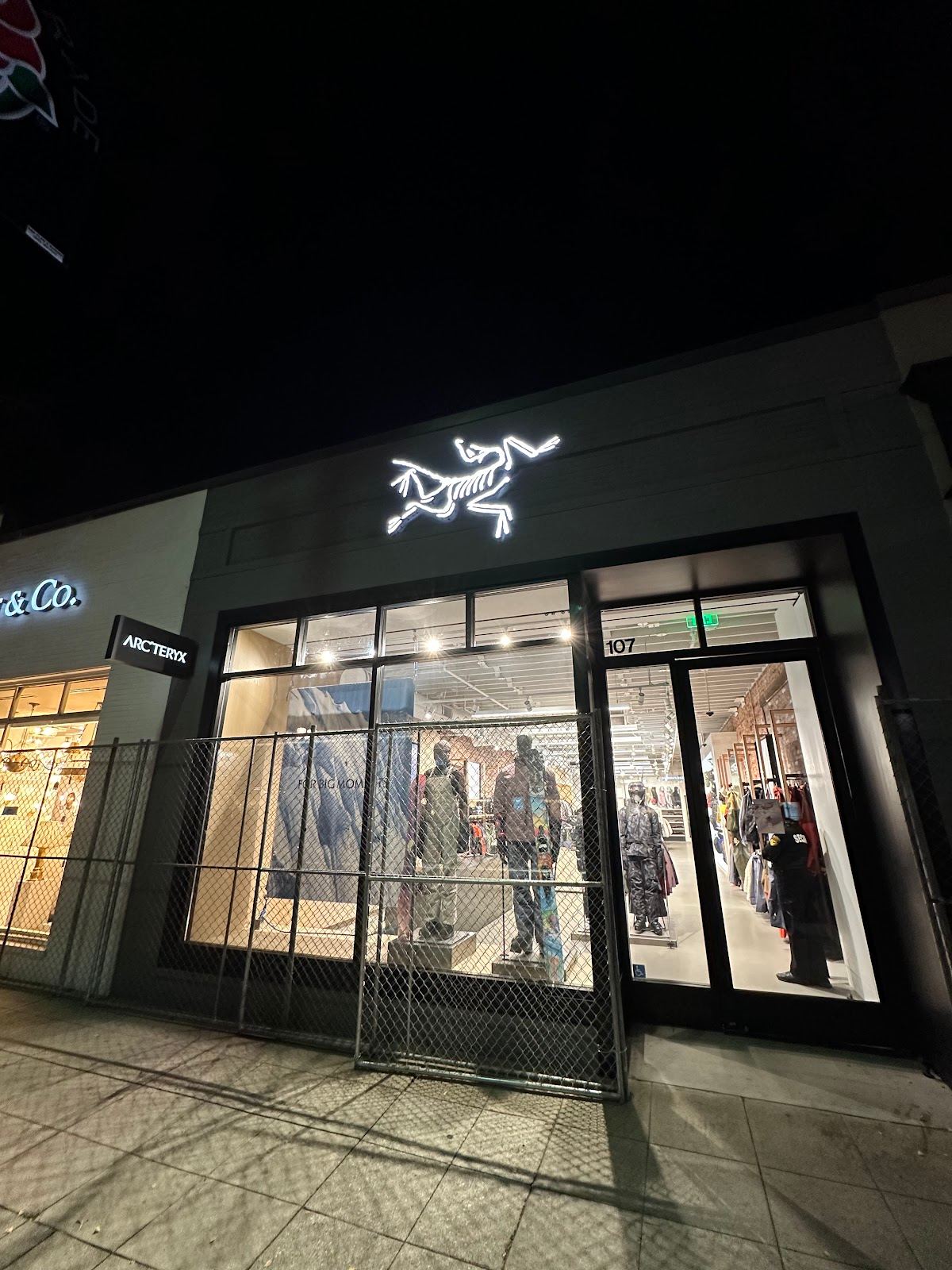 Arc'teryx Old Pasadena