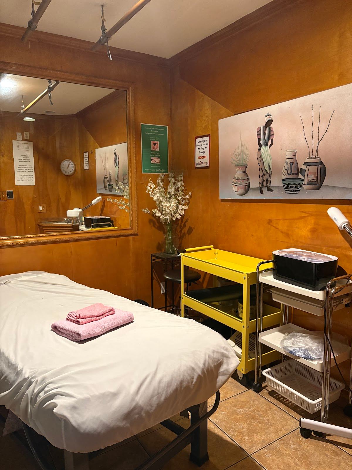Bodyscrub and massage.