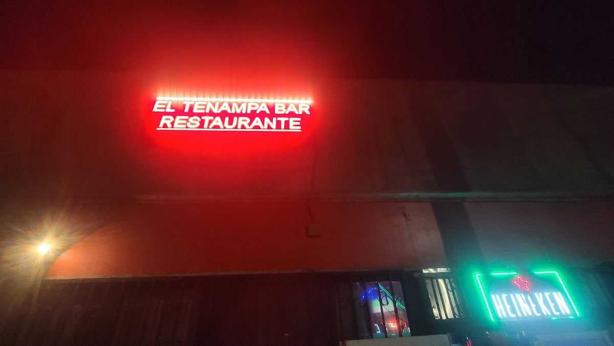 El Tenampa Restaurant & Bar