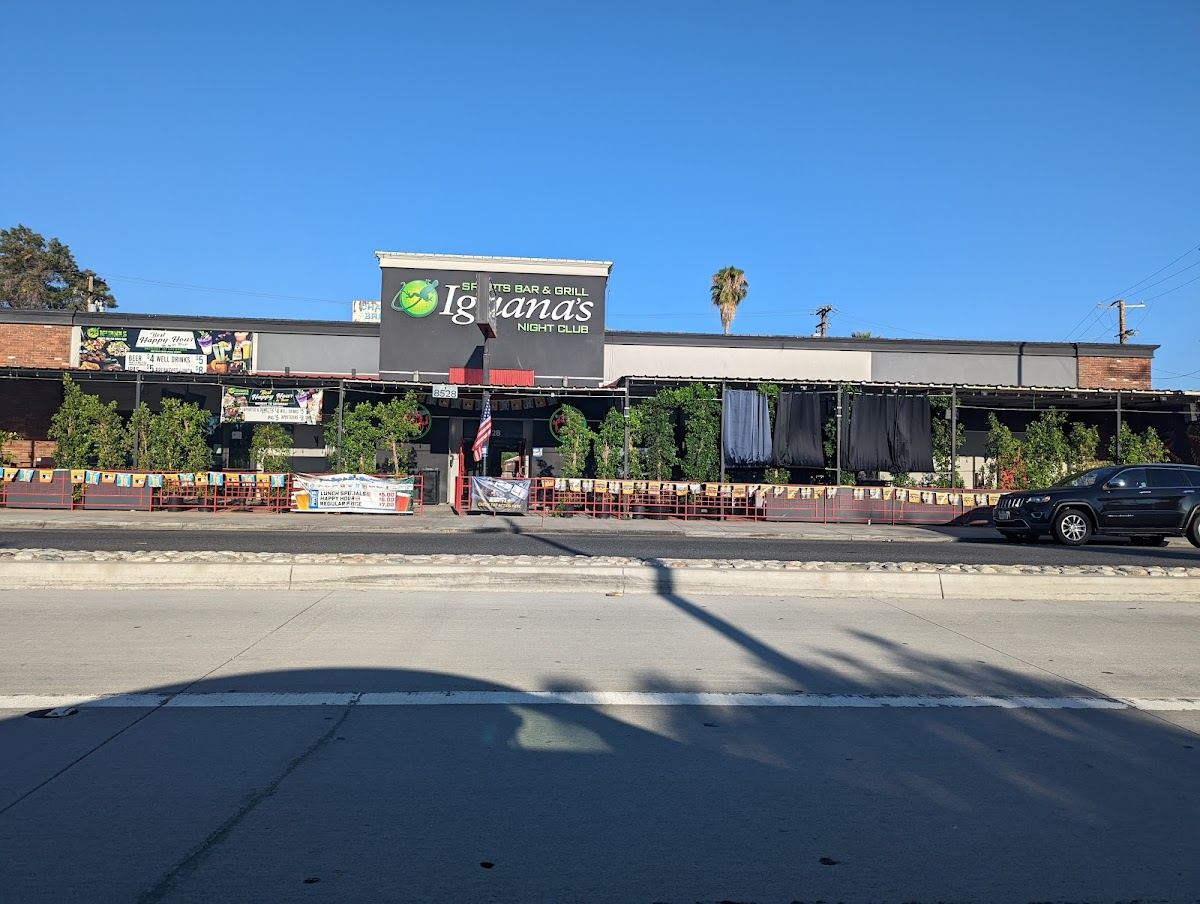 Iguana's Sports Club