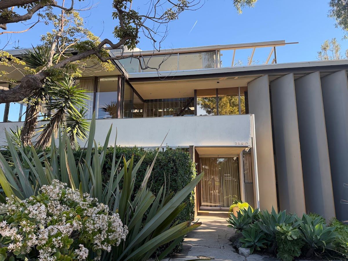 Neutra VDL Studio and Residences