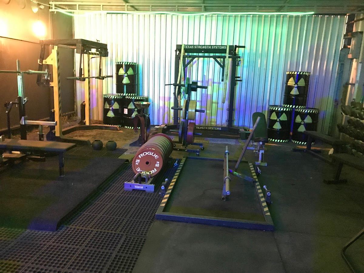 NUKLEAR LAB POWERLIFTING GYM