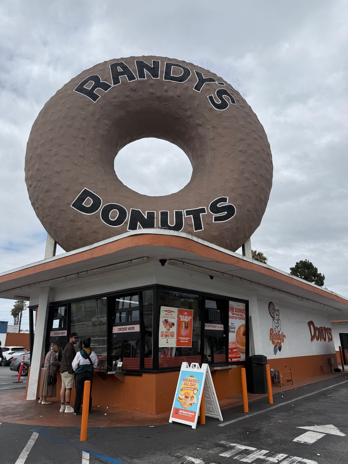 Randy's Donuts