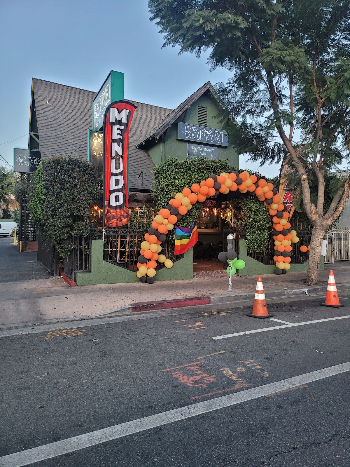 Safari Restaurant and Bar