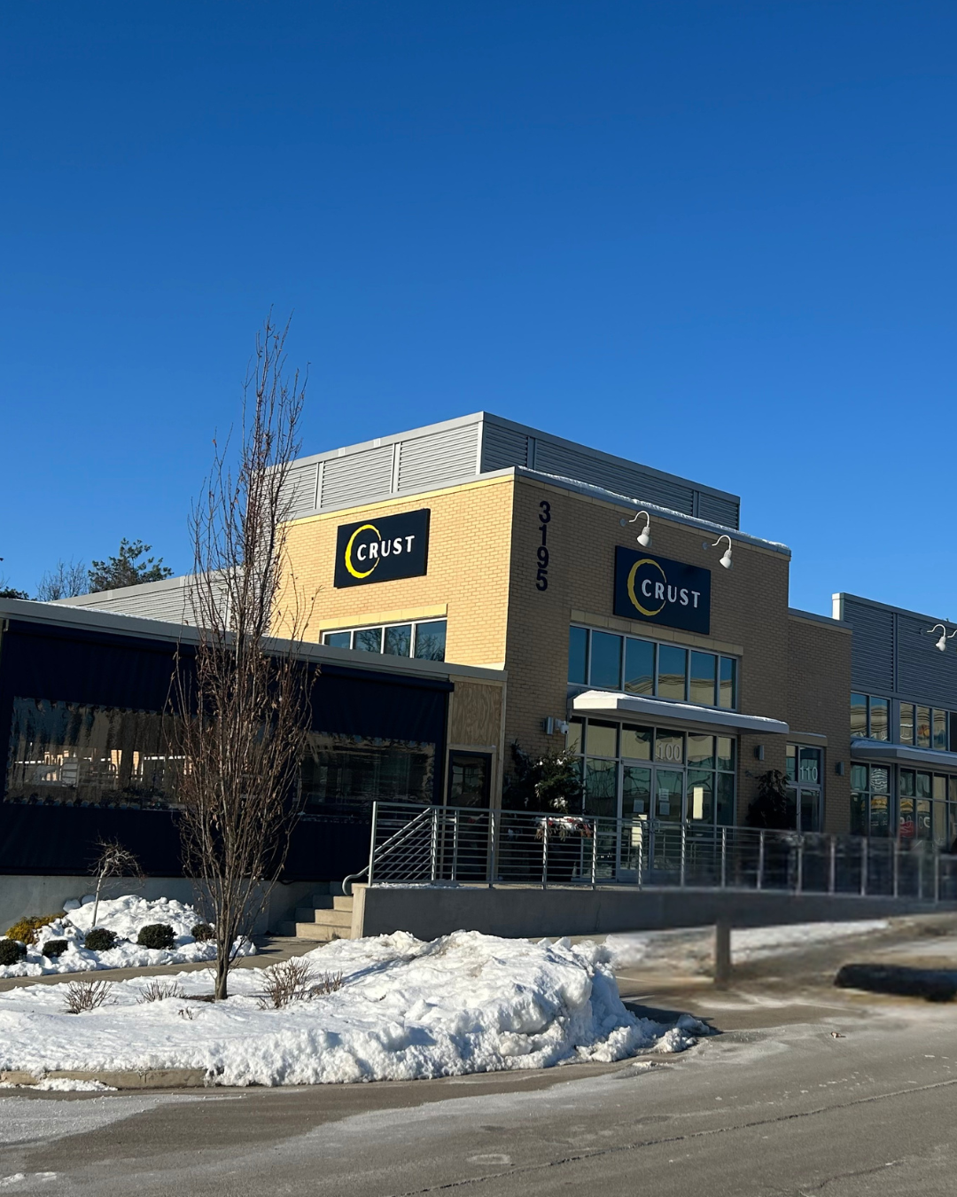 Crust Pizzeria & Bar