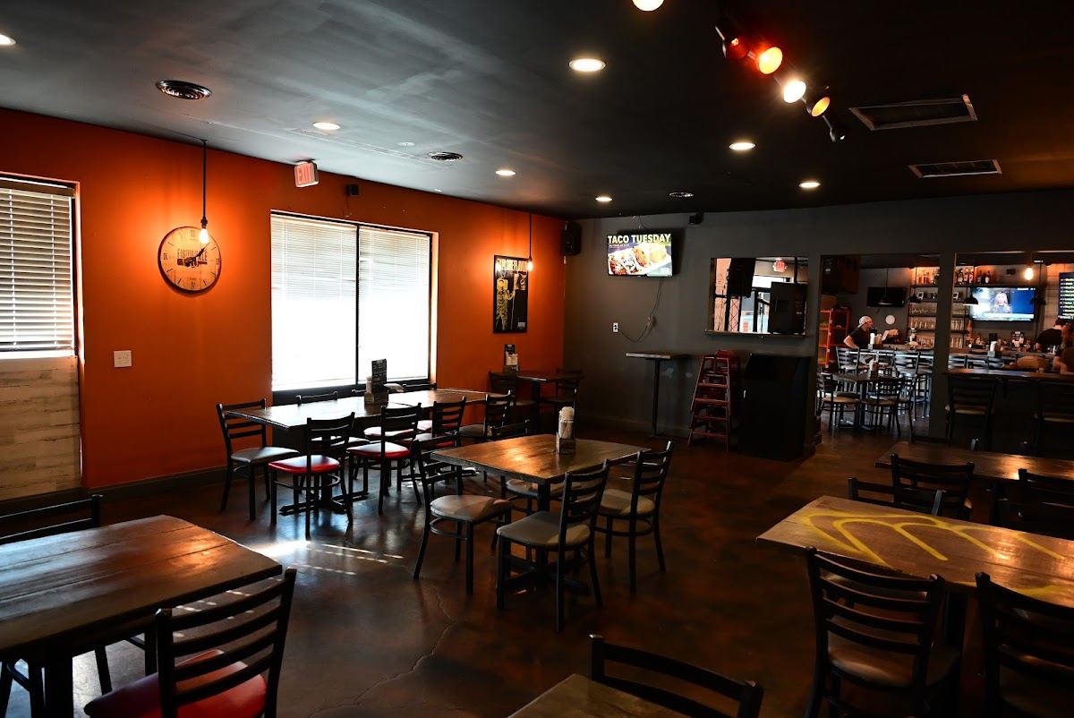 FISTFUL Craft Restaurant & Brewery