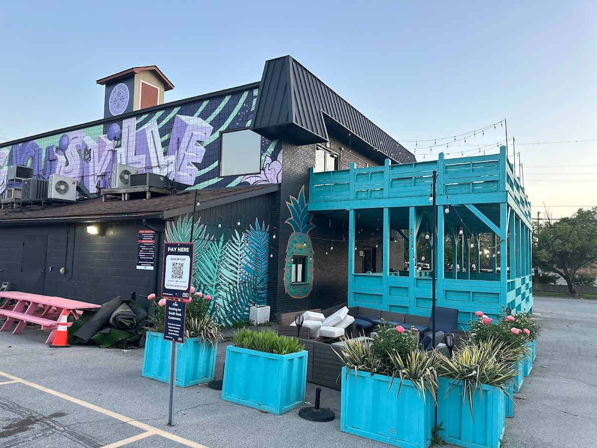 South Seas Tiki & Golf Lounge