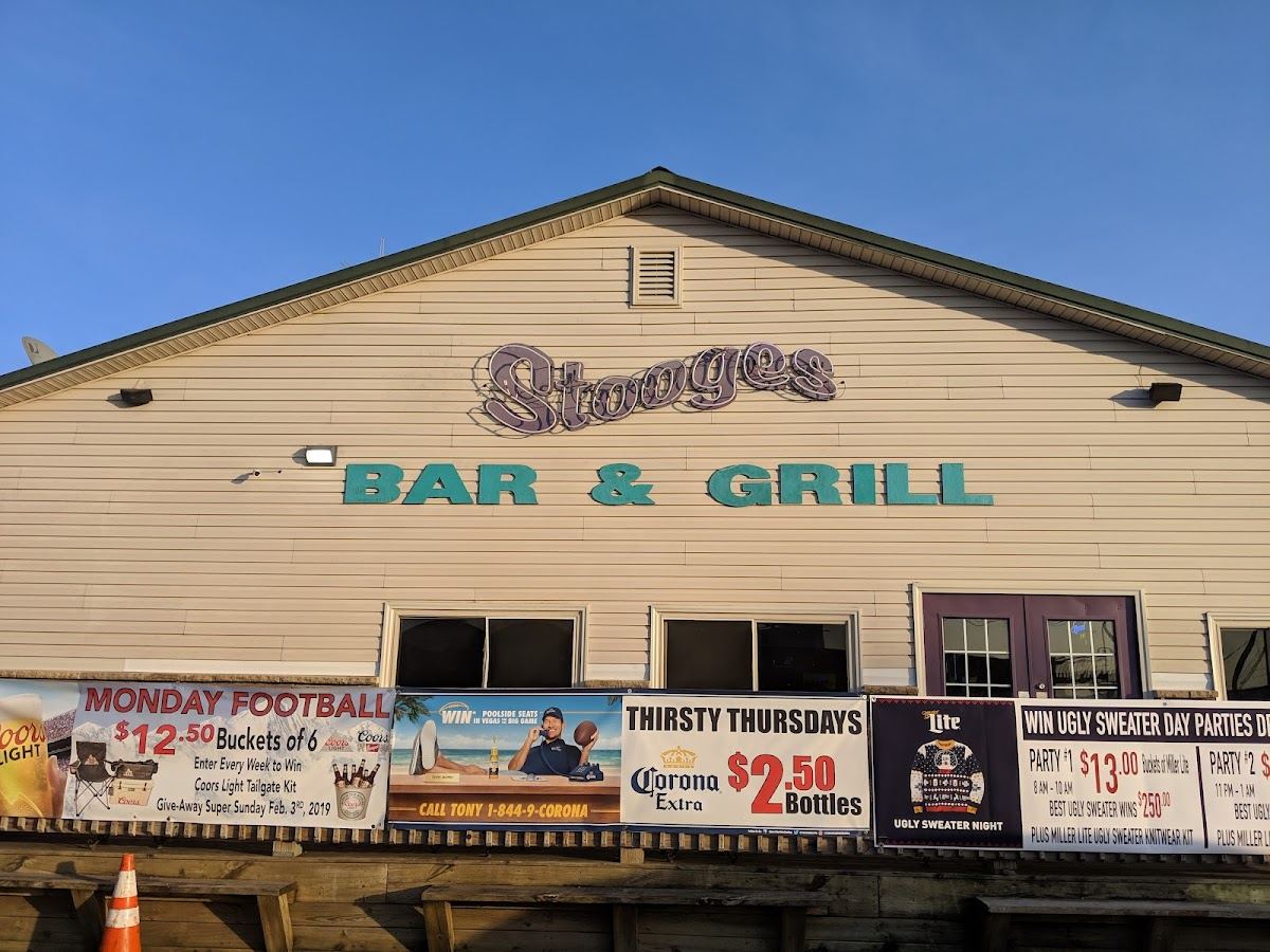 Stooges Bar & Grill