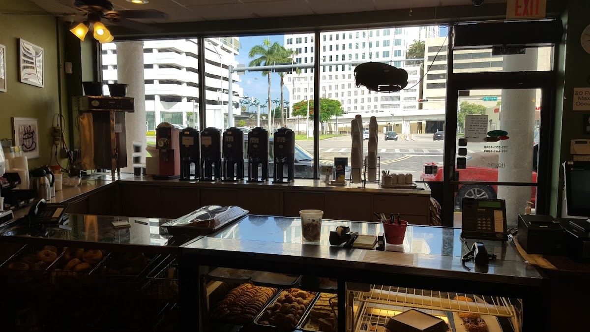 Roasters 'N Toasters - Pinecrest