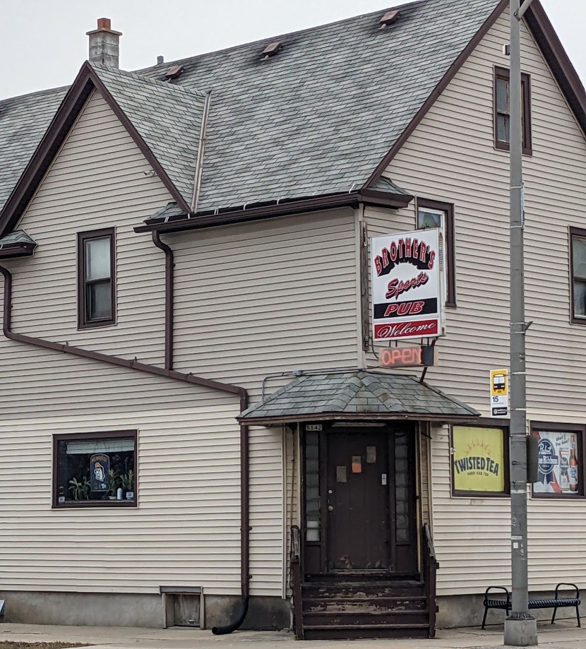Brother's Sports Bar