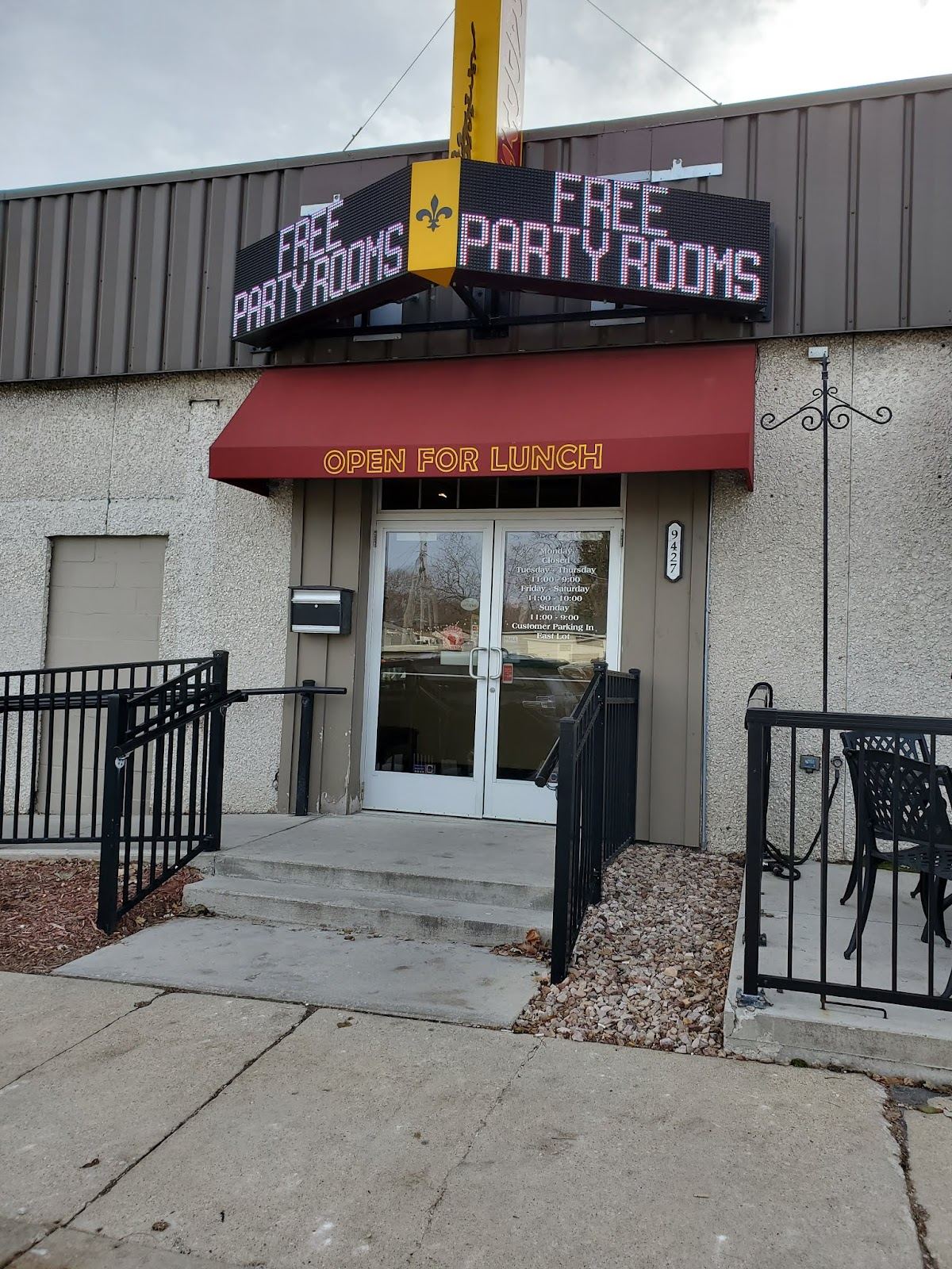 Crawdaddy's on Greenfield