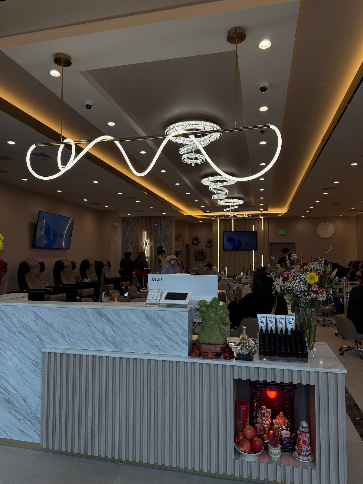 LyLy Nails & Spa | Bayshore