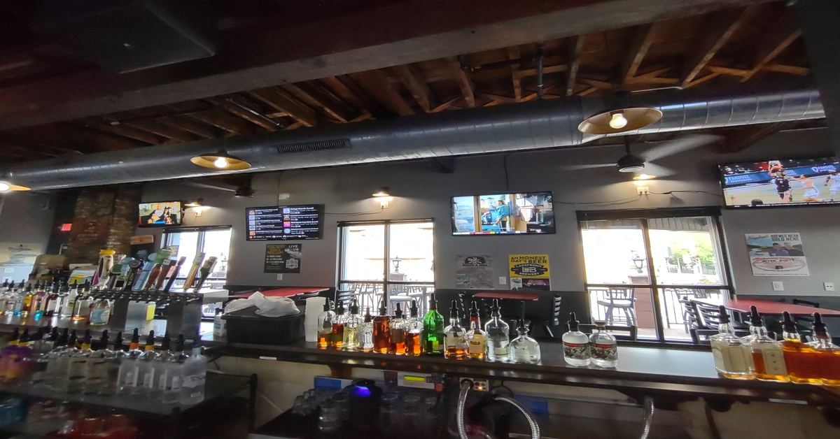 Paulie's Pub & Eatery