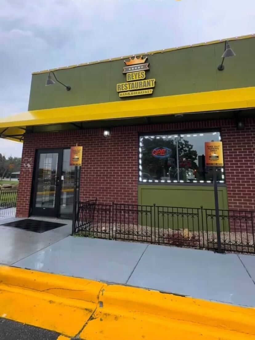 Los Reyes Restaurant Bar