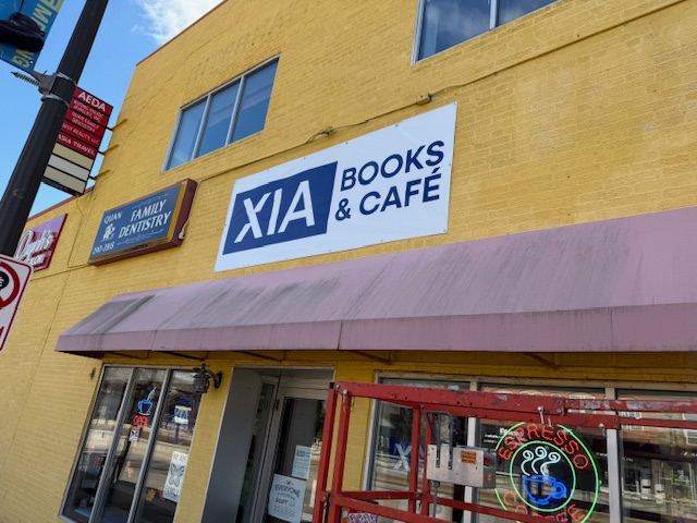 XIA Books & Café