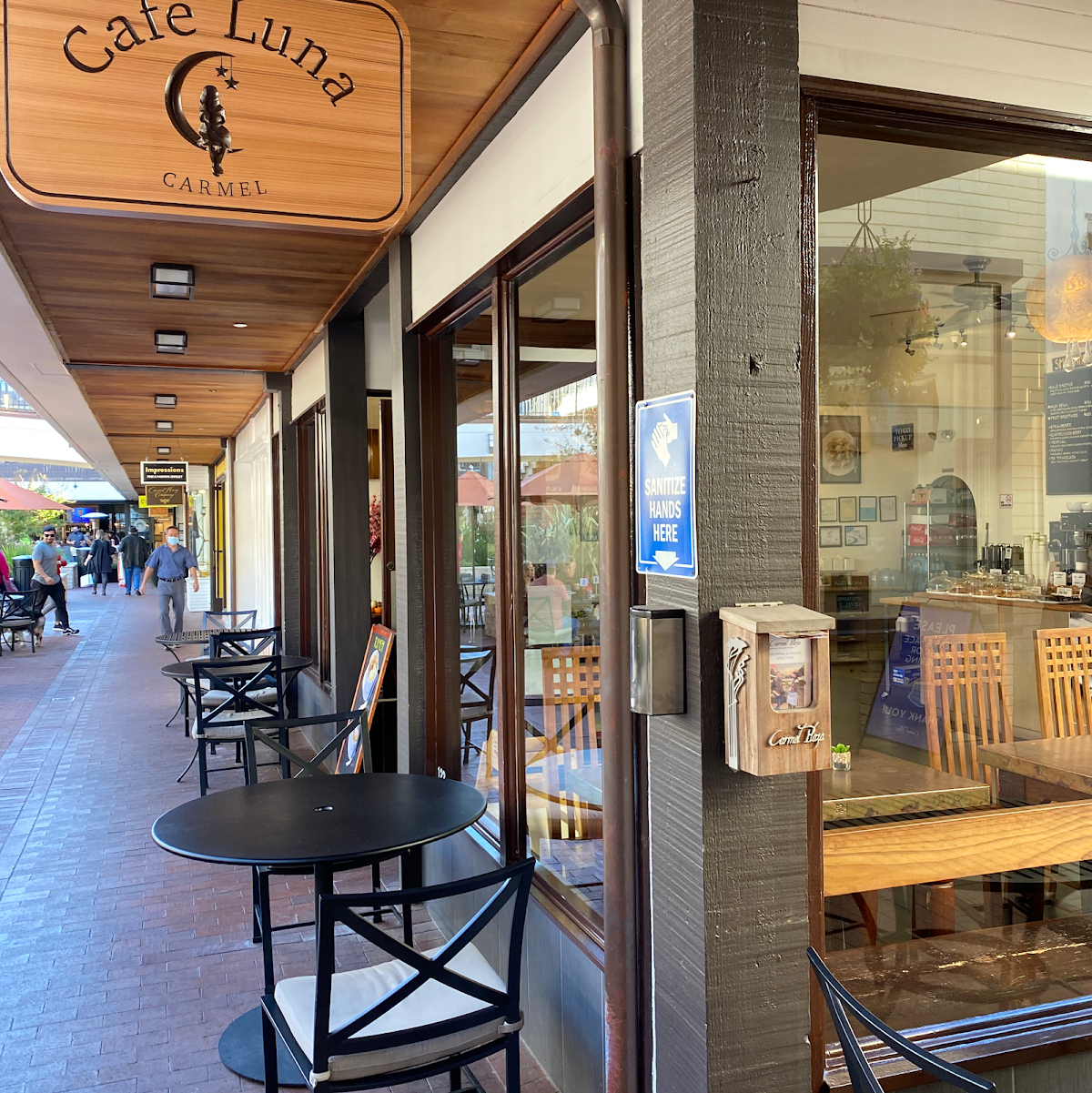 Cafe Luna