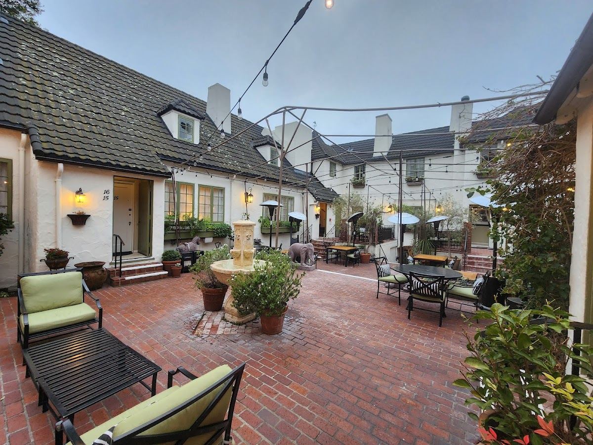 L'Auberge Carmel