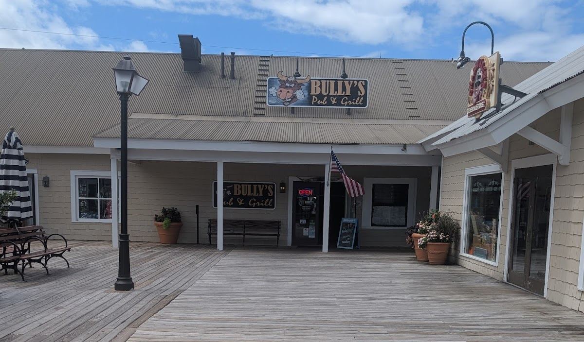 Bully's Pub & Grill