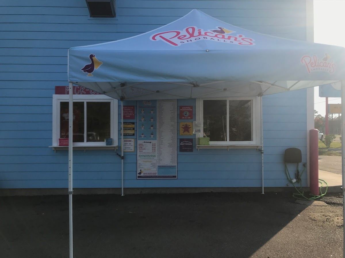 Pelican’s SnoBalls - Garden City