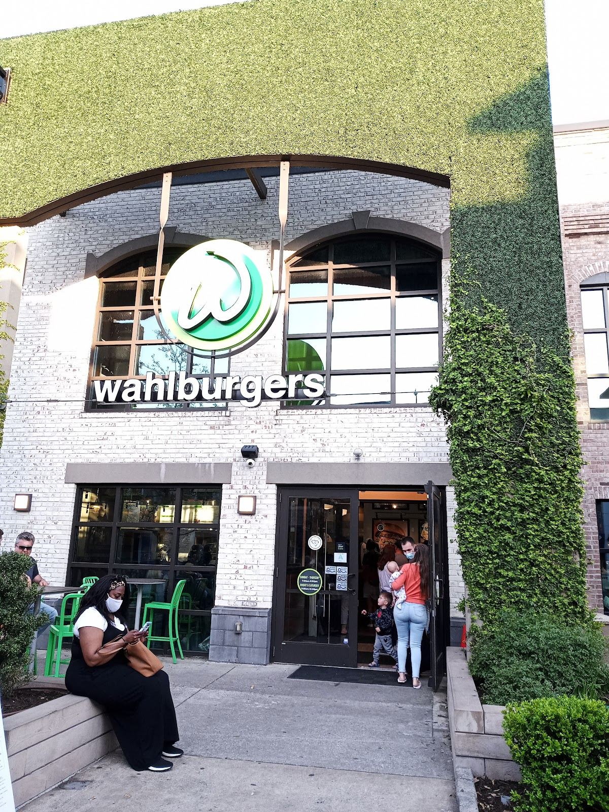 Wahlburgers