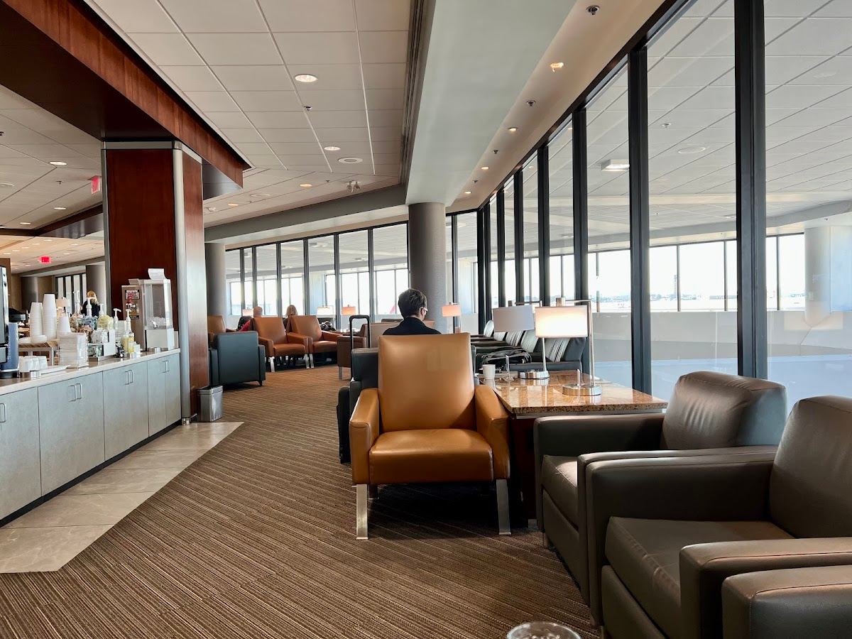 American Airlines Admirals Club Nashville