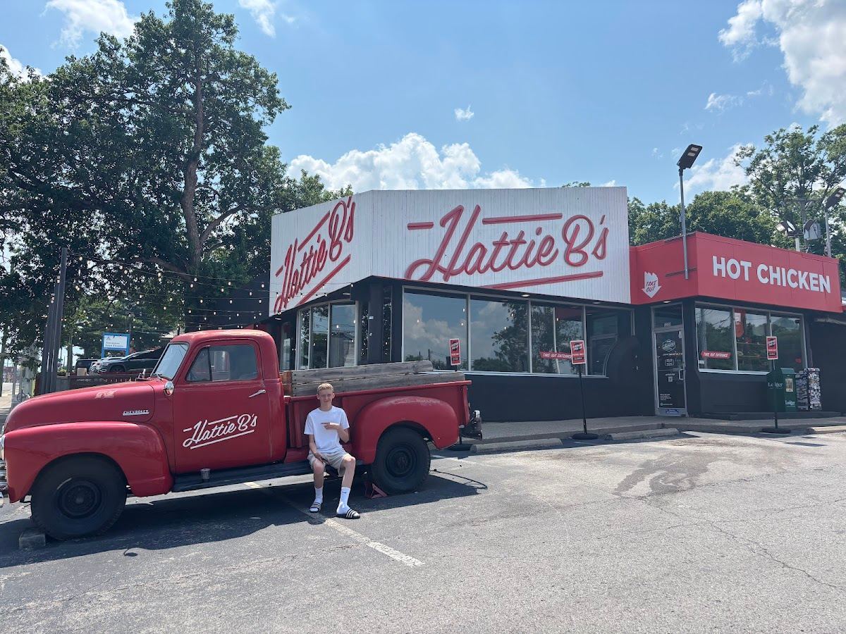Hattie B's Hot Chicken - Nashville - West