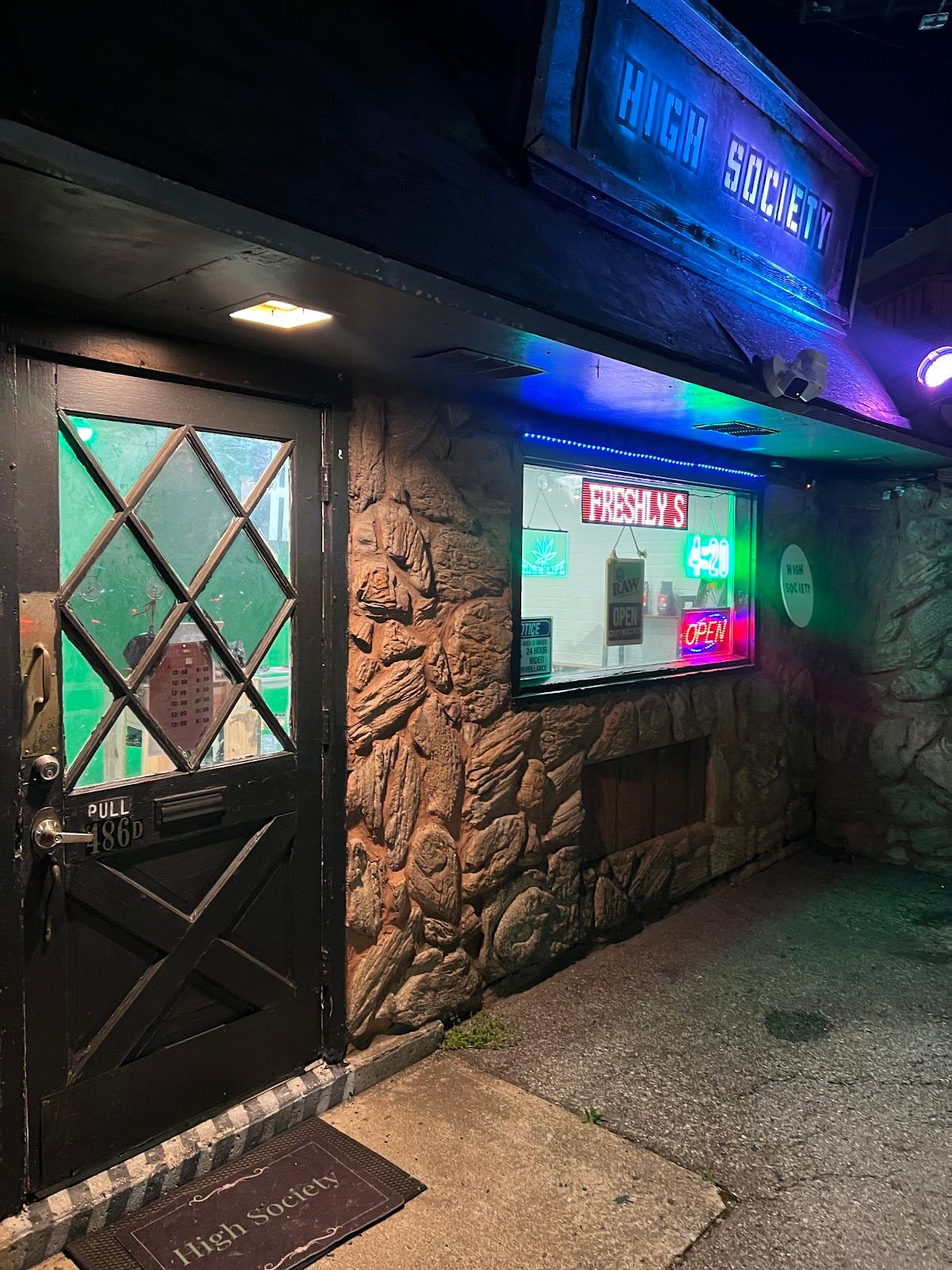High Society | Cannabis Dispensary Nashville - VAPE, CBD, THC, SQUEEZED JUICE BAR & More