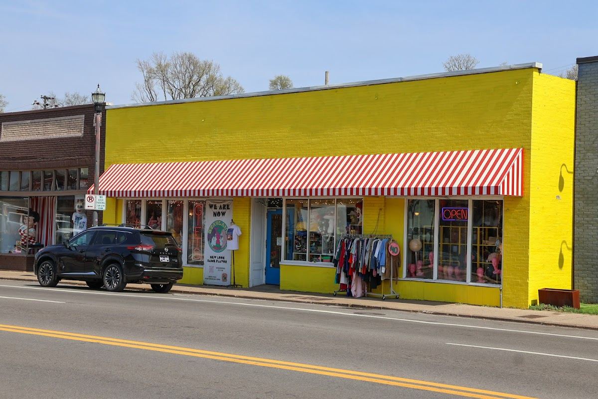 Starland Vintage & Unusual