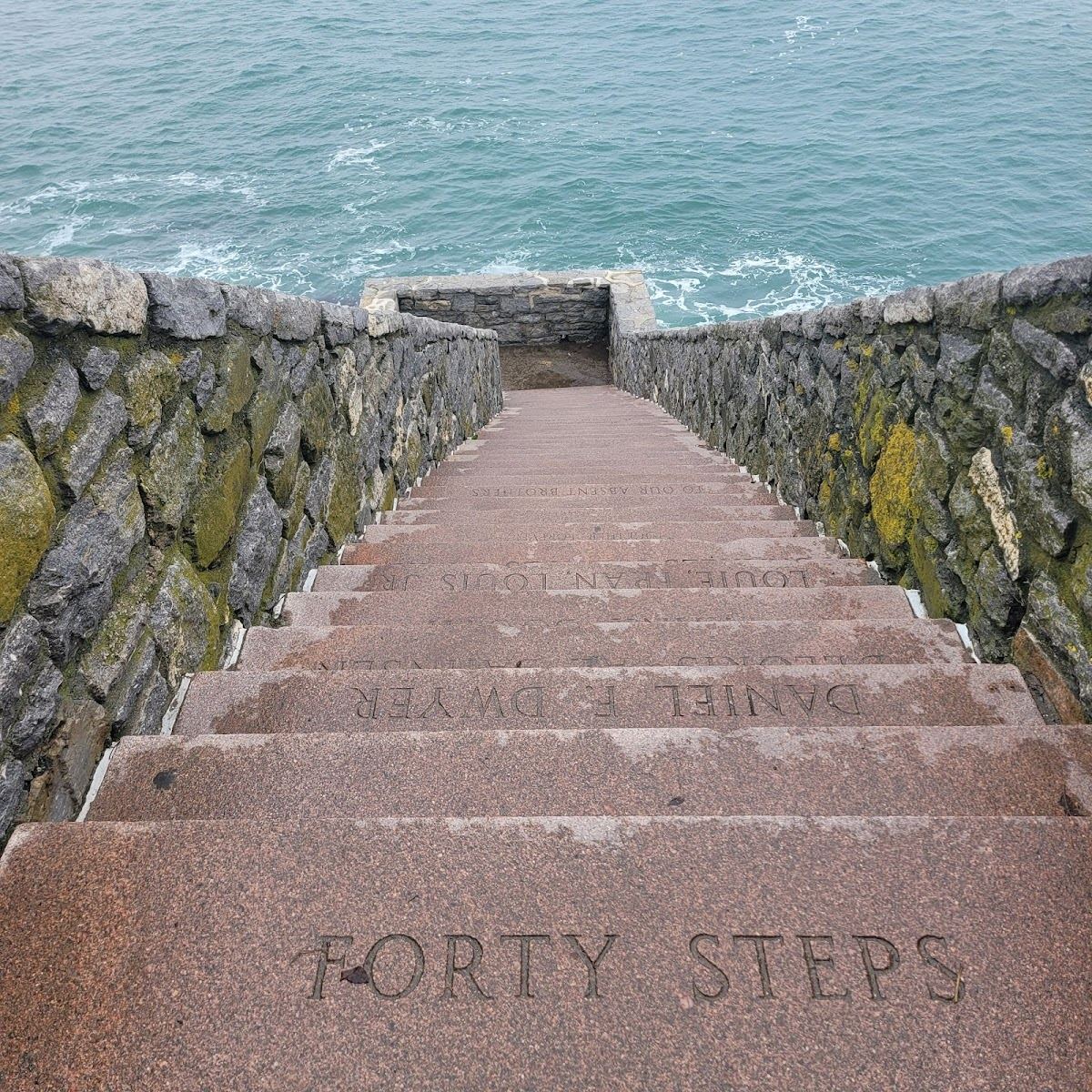 Forty steps - Cliff walk