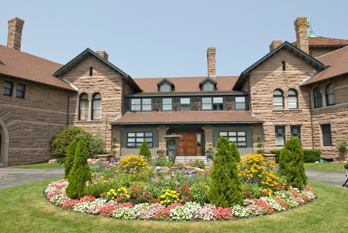 OceanCliff Hotel