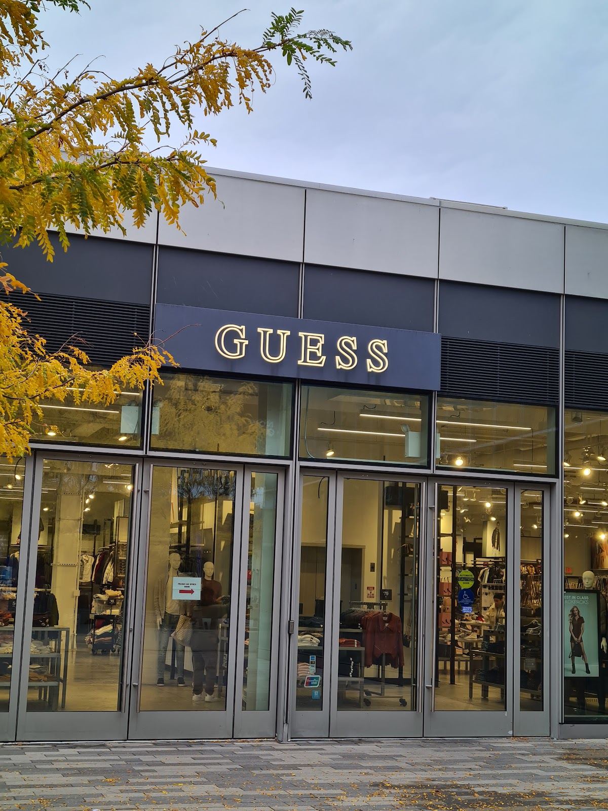 GUESS Factory