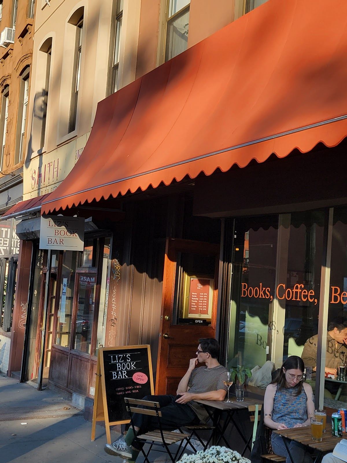 Liz's Book Bar