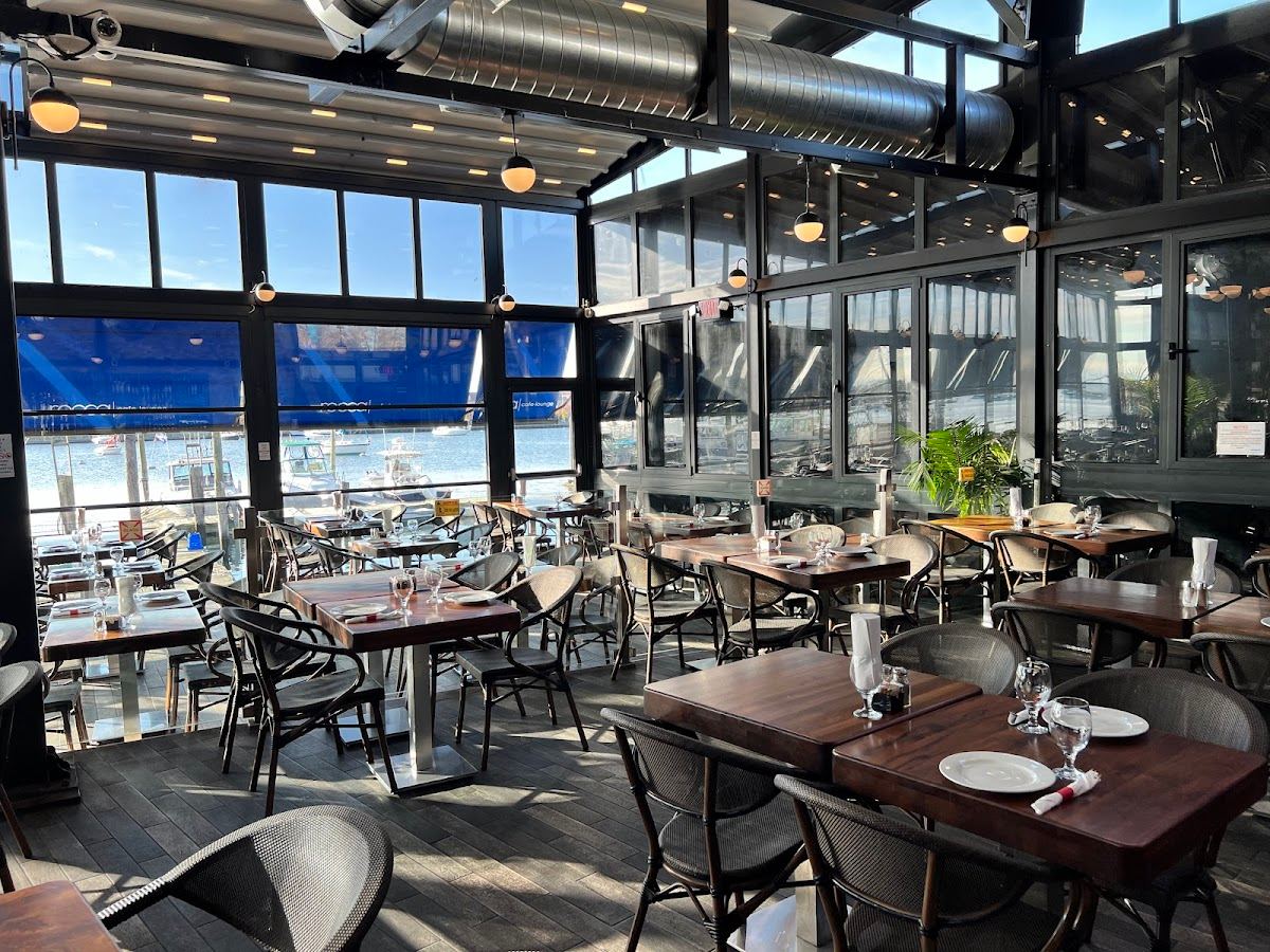 Rocca Cafe & Lounge