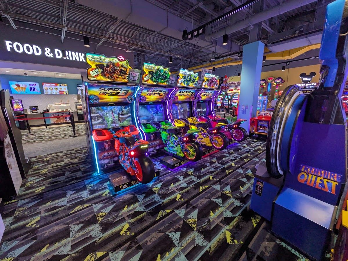 Round1 Bowling & Arcade - Elizabeth