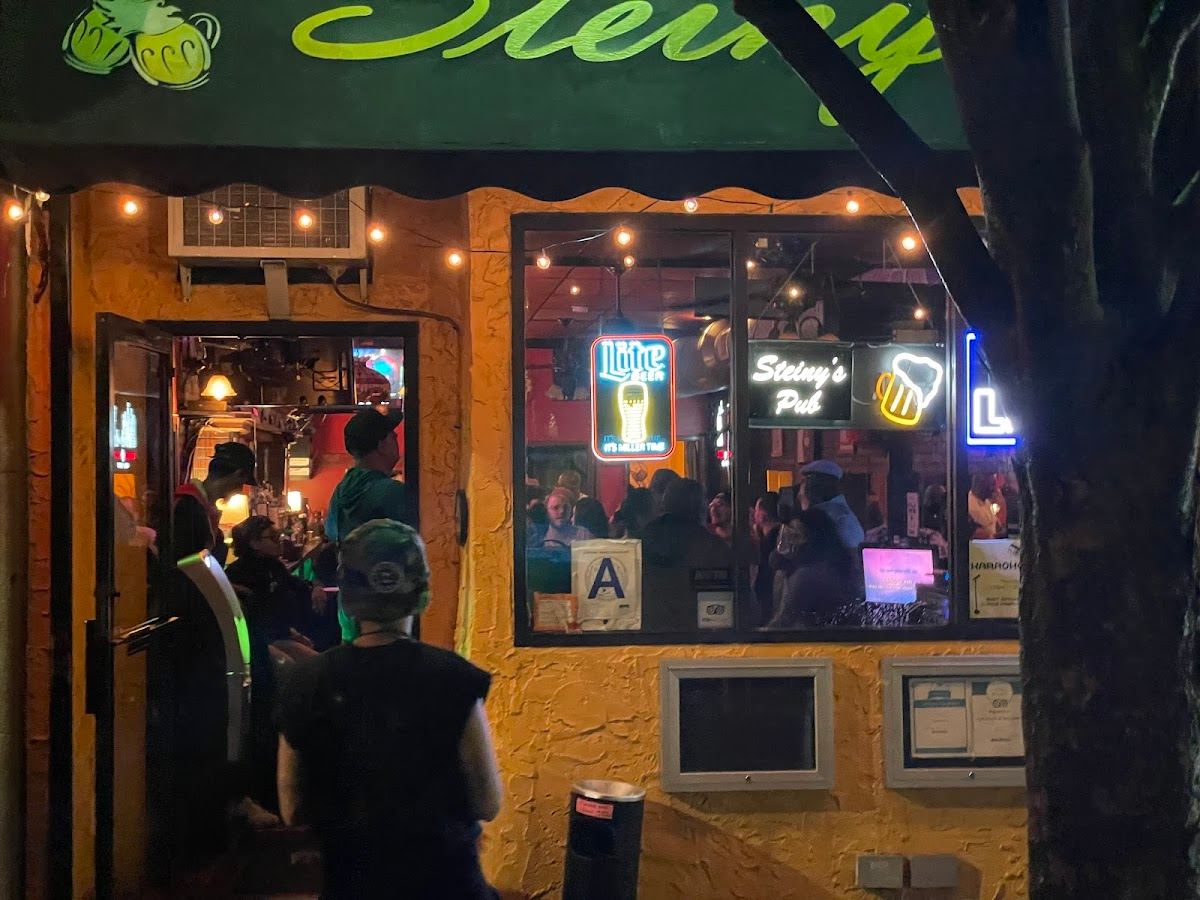 Steiny's Pub
