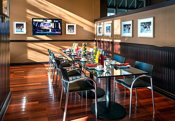 Legends Sports Bar & Grill