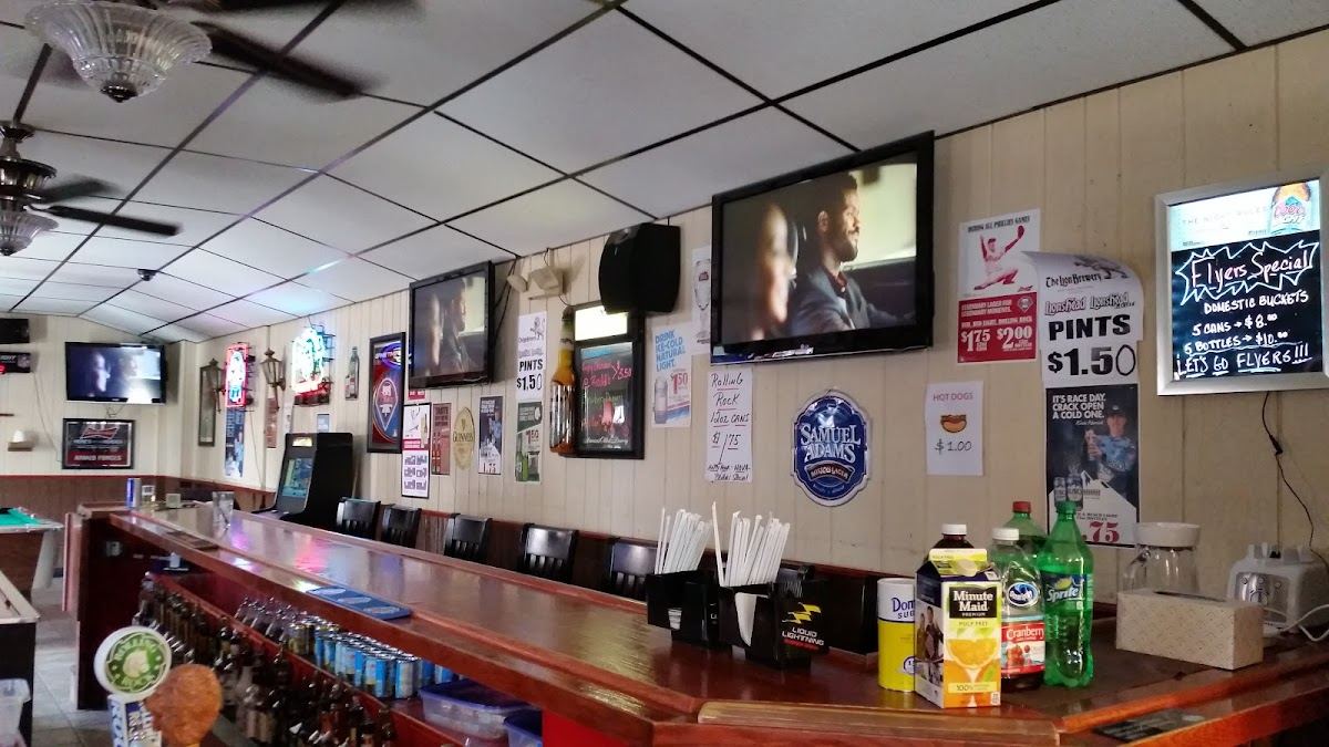 Ozzies Corner Tavern