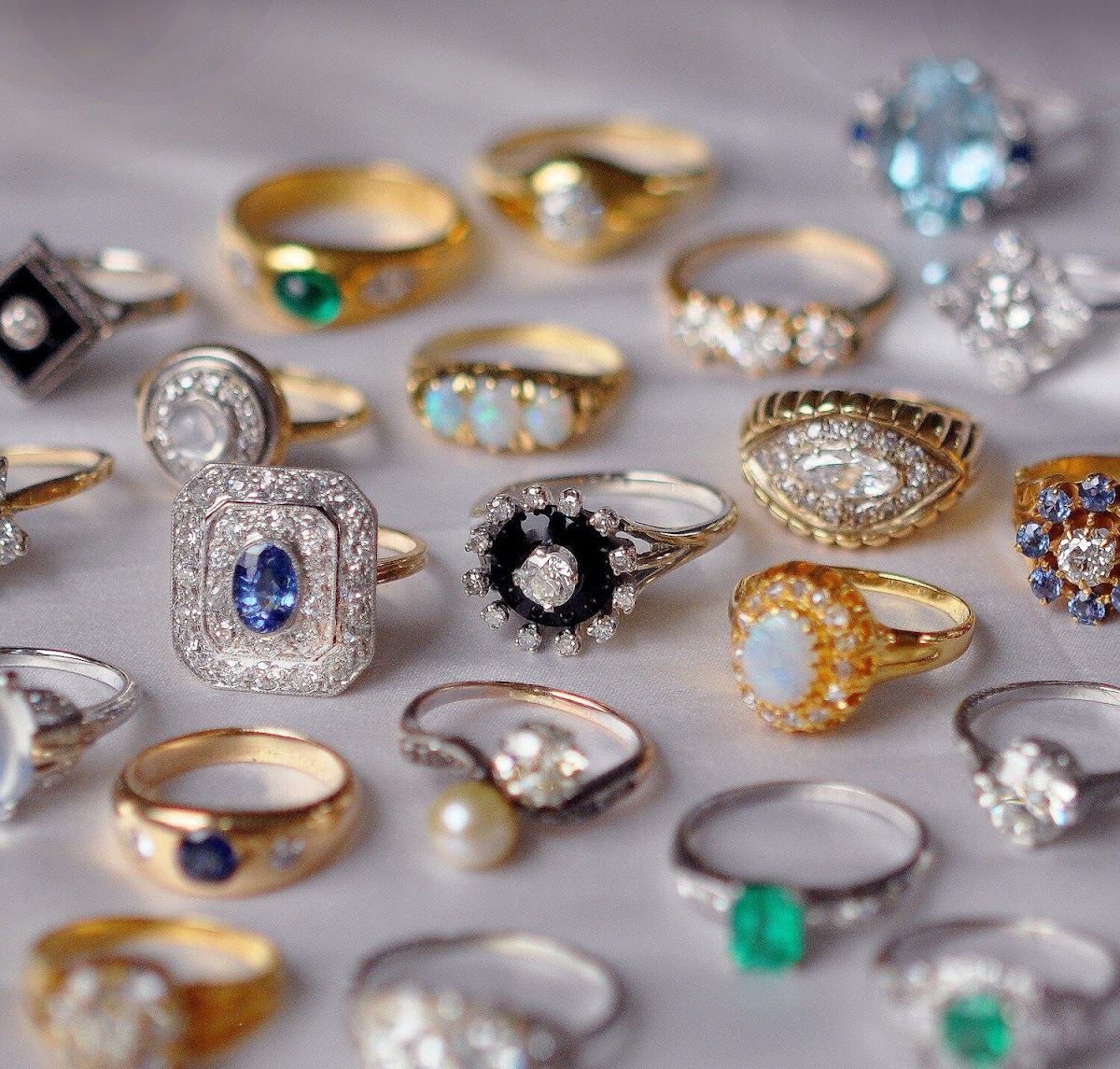 Hernandez Jewelers & Pawn