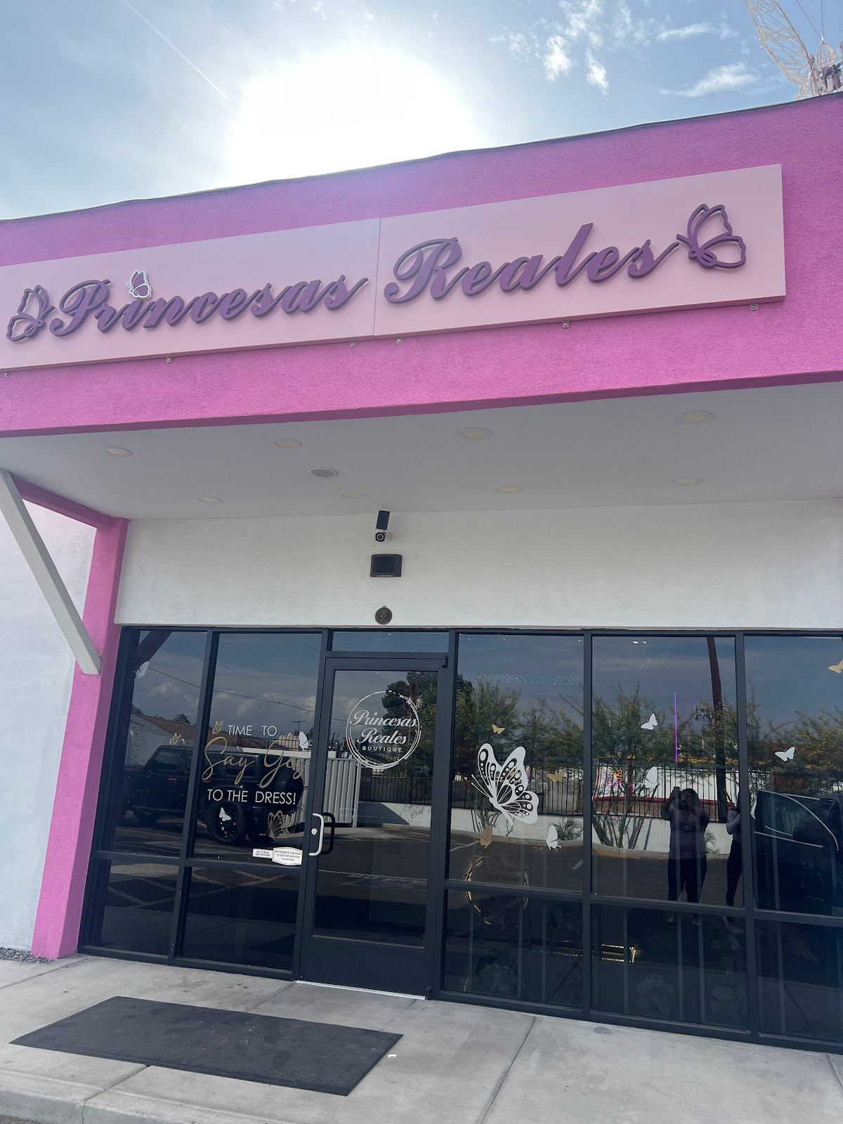 Princesas Reales boutique Quinceañera