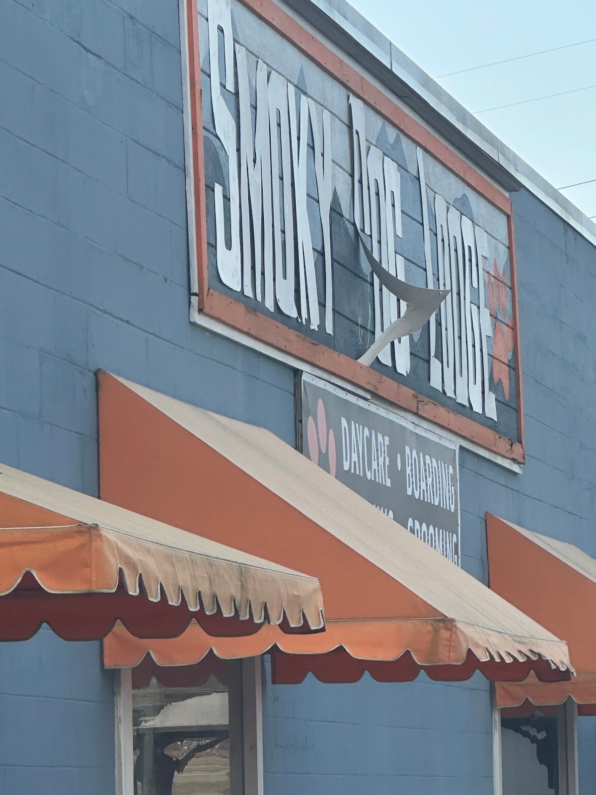 Aces High Sign & Neon