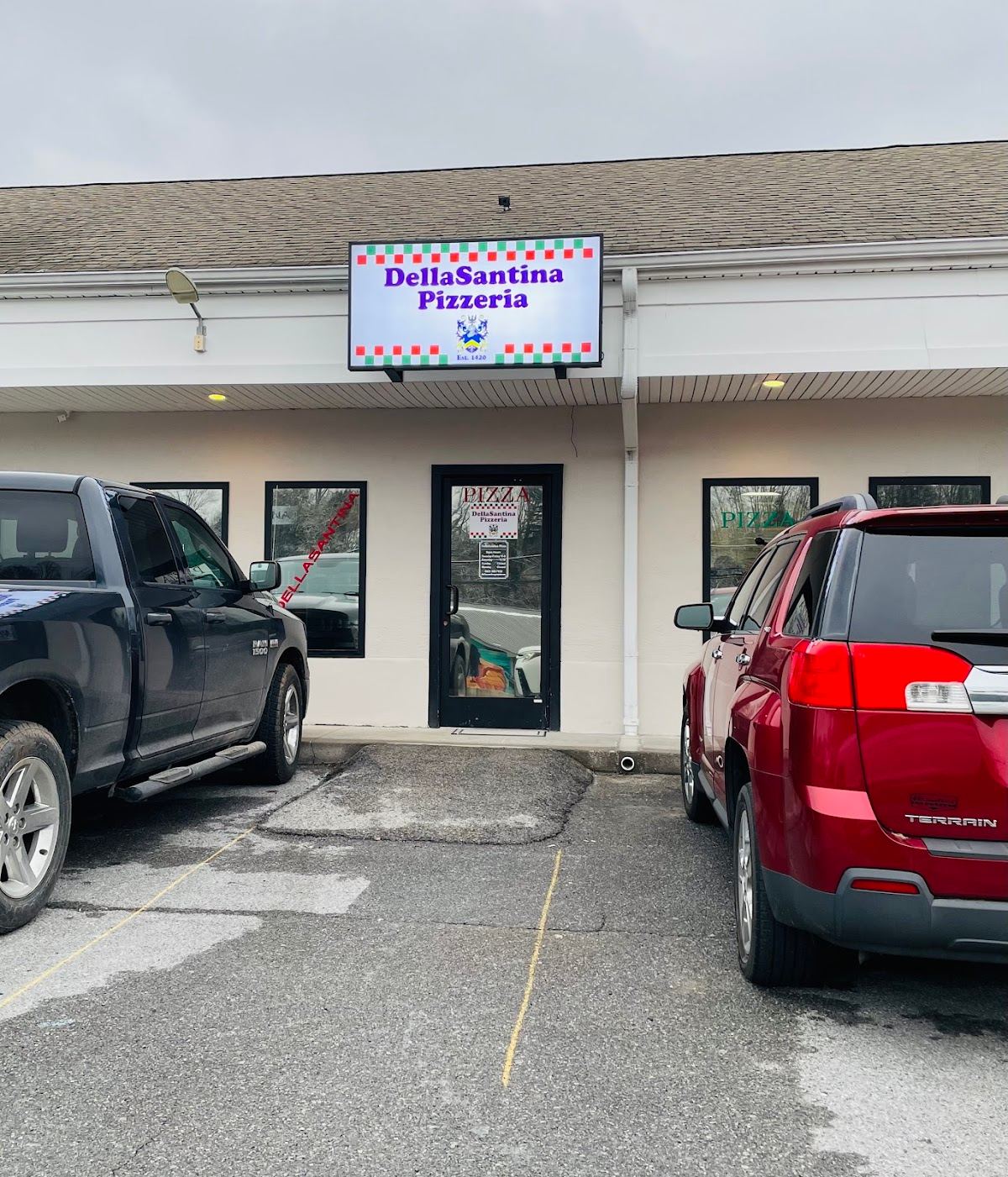 DellaSantina Pizzeria