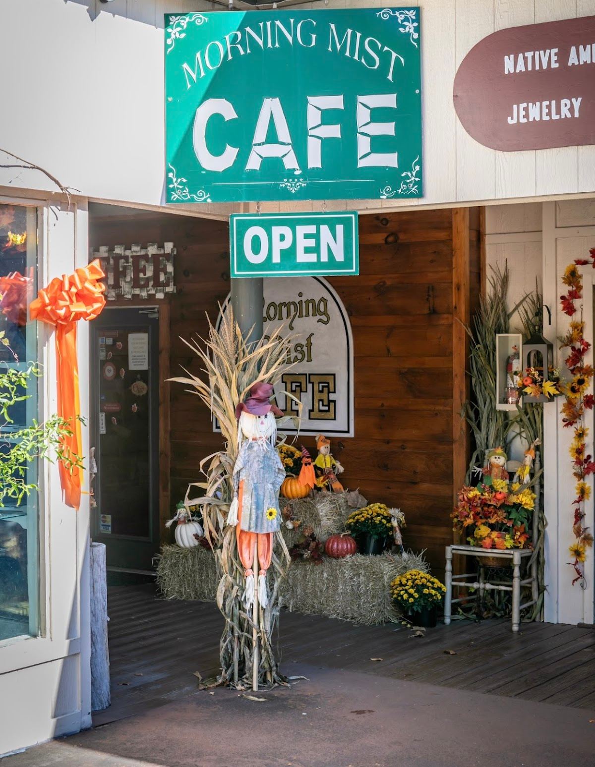 Morning Mist Restaurant and Cafe
