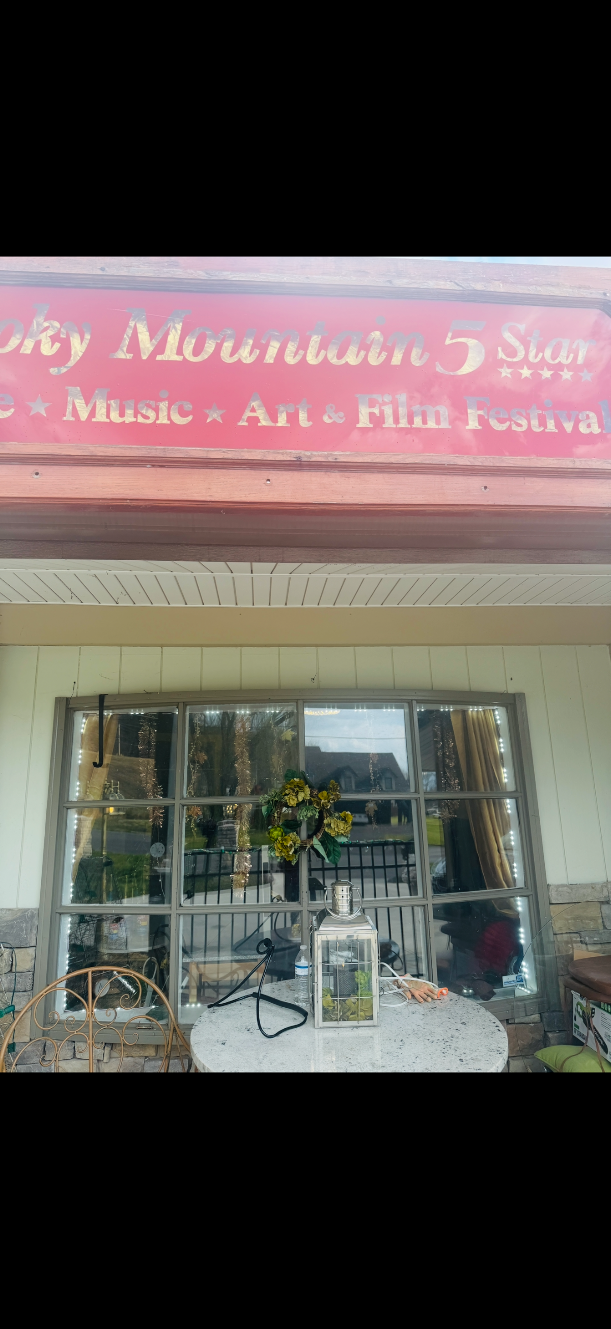 Smoky Mountains 5 Star Coffee, Art, and Music